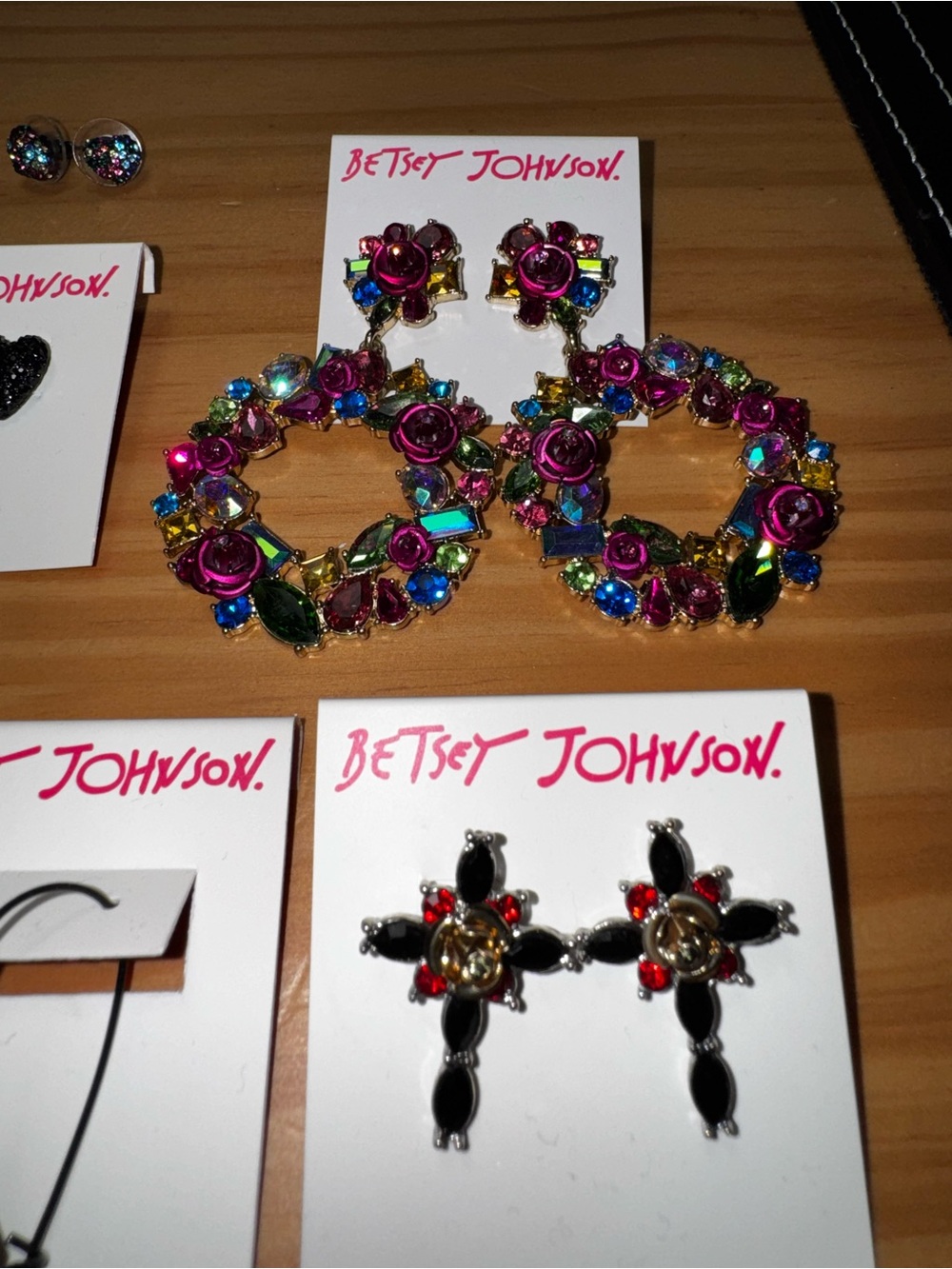 16 Sets of Authentic Betsey Johnson Jewelry: Earrings, Necklaces, Matching Pairs - Picture 8 of 14
